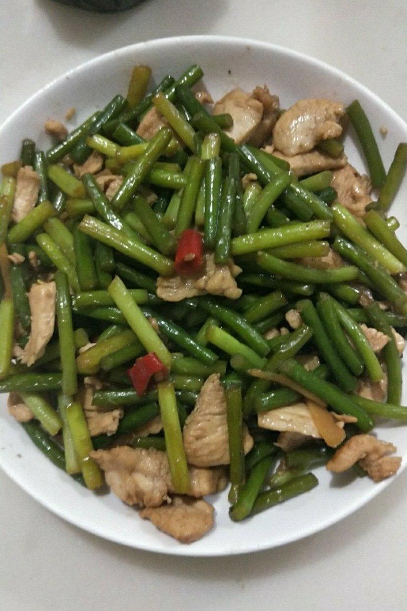 蒜苔炒鸡脯肉（少盐低脂）