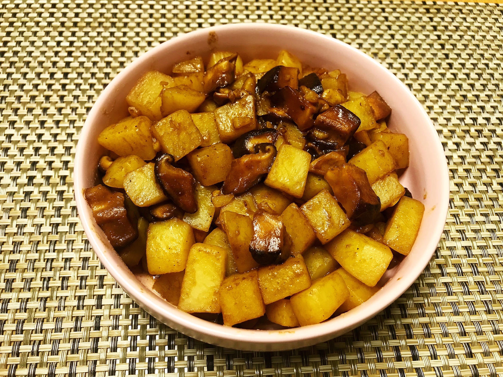 香菇炖土豆的做法