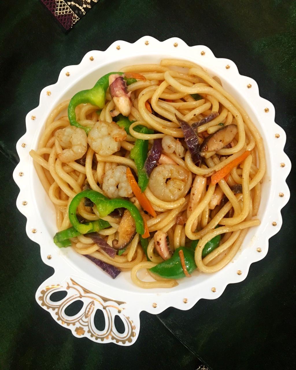 海鲜炒乌冬面