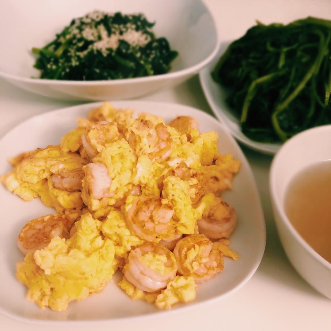 鲜香嫩滑的 虾仁滑蛋
