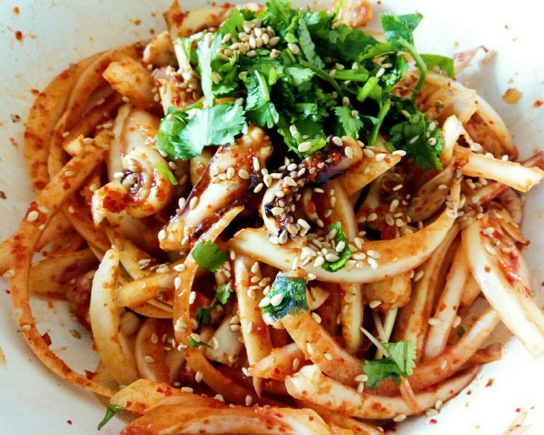 甜辣圆葱拌鱿鱼