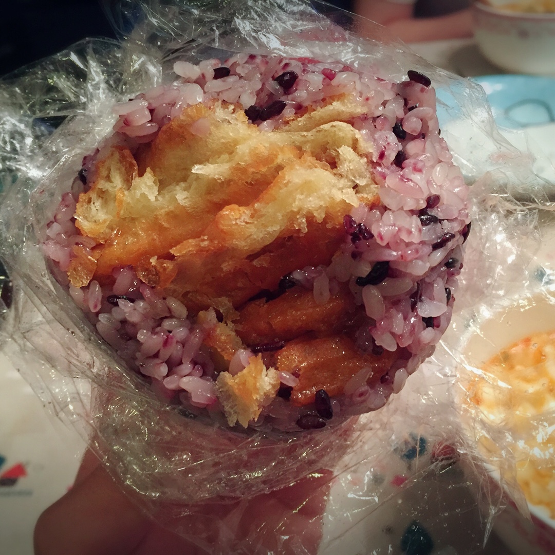 我爱乌龙面做的糯米油条糍饭团