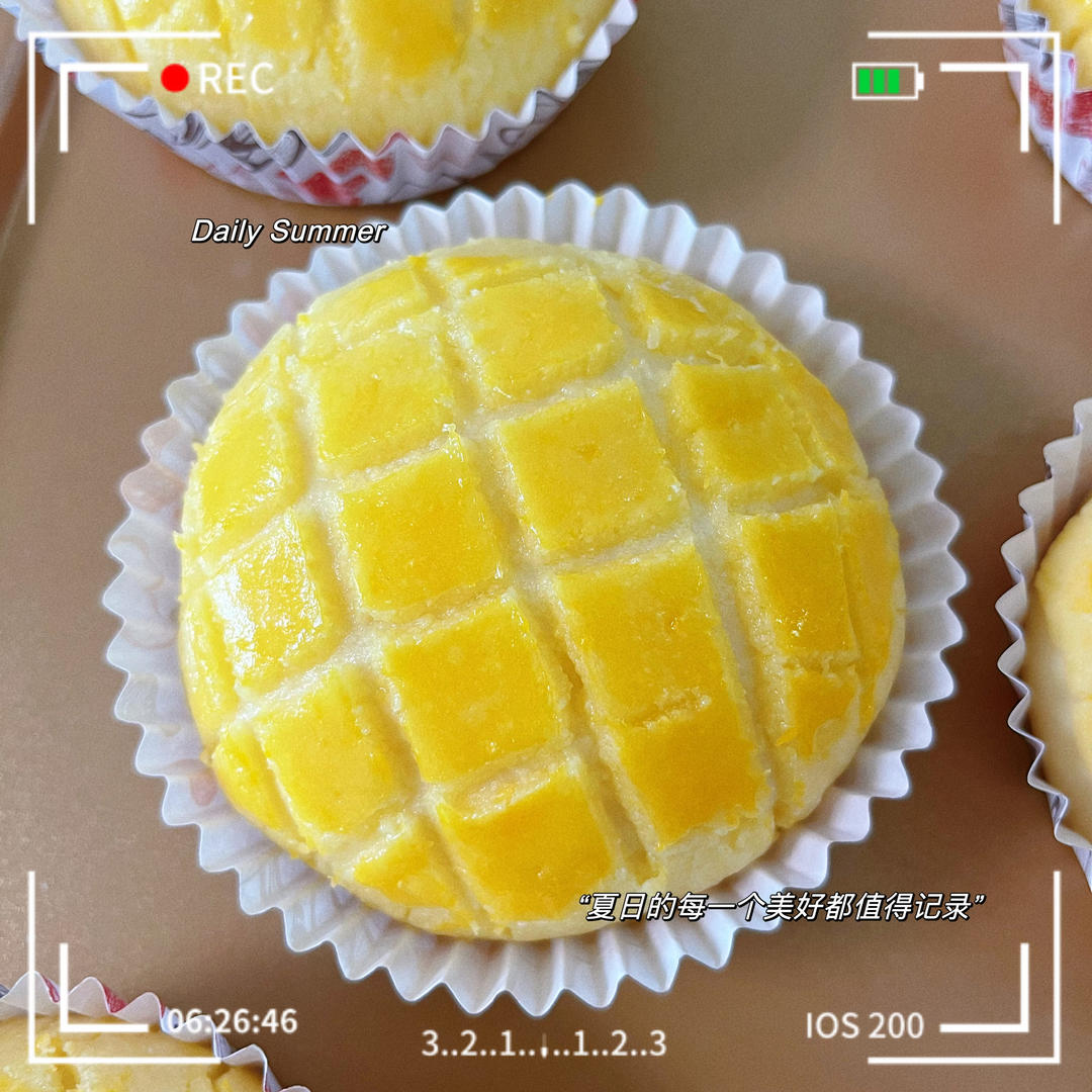 好吃到炸裂的港式菠萝包（附带制作酥皮的小视频）