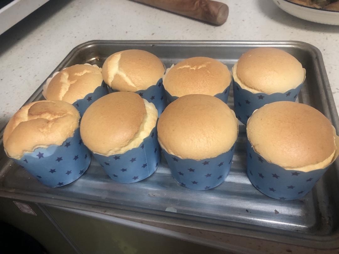 纸杯蛋糕 8寸戚风蛋糕的量