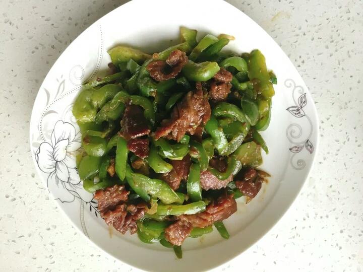 【小高姐】青椒牛肉 如何炒出嫩滑的牛肉