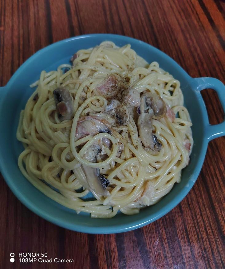奶油蘑菇培根意大利面