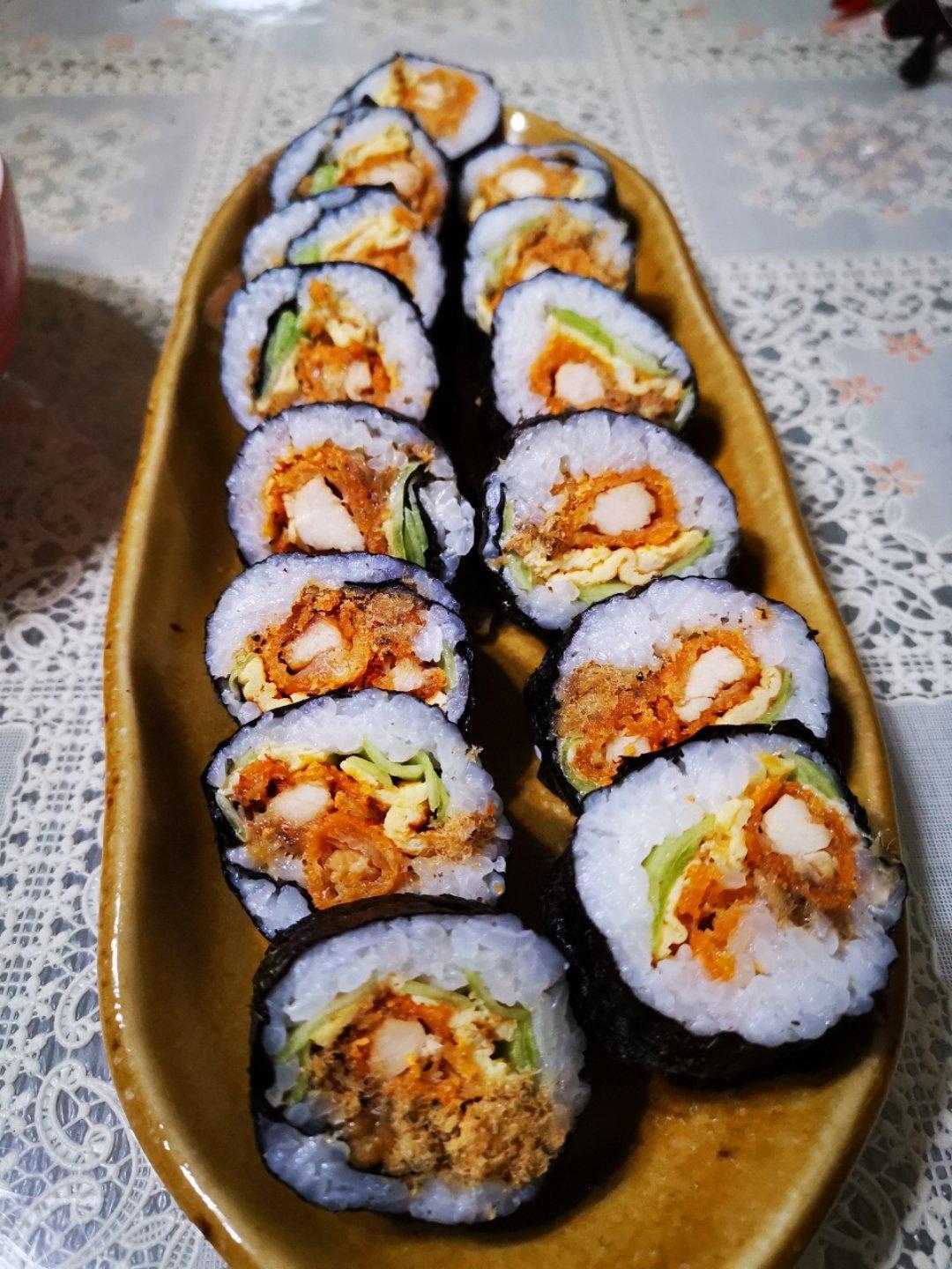 制作简单的好吃寿司卷🍣