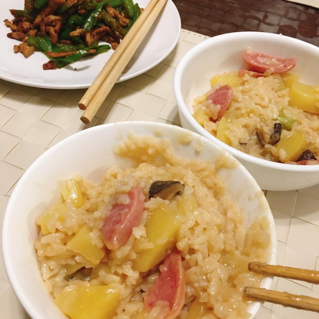 香菇腊肠土豆焖饭