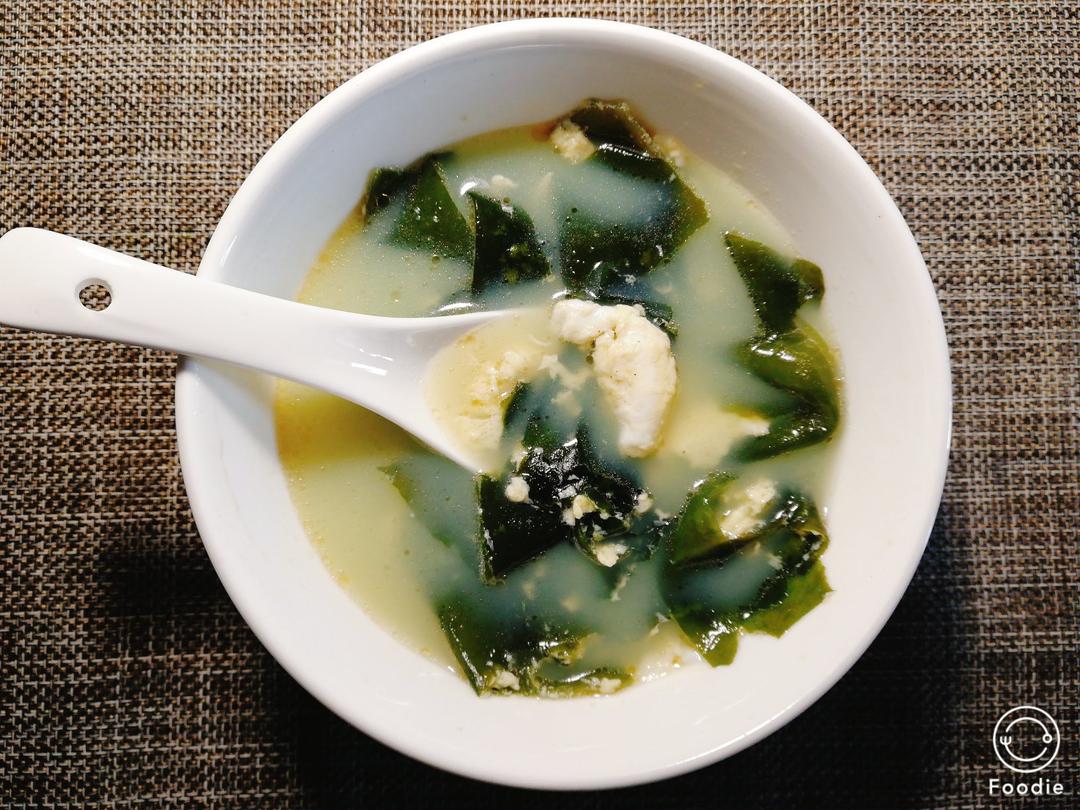 裙带菜豆腐鸡蛋汤
