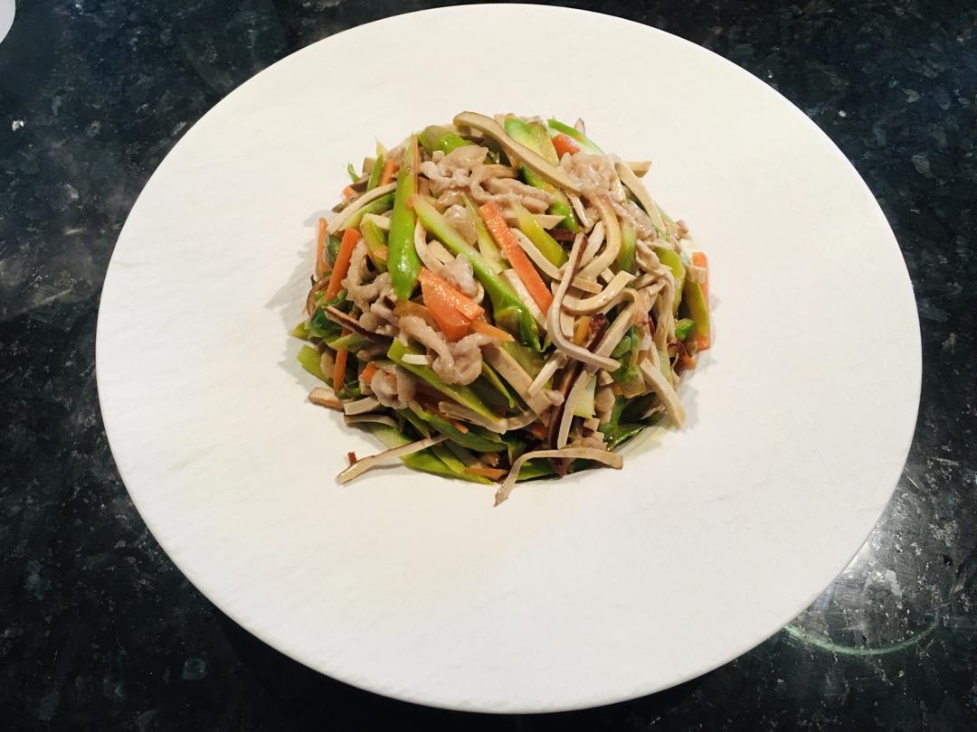 麻辣芦笋香干丝