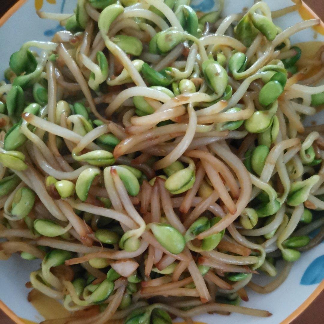 炒黄豆芽多加一步，锅气十足，孩子说太好吃了！