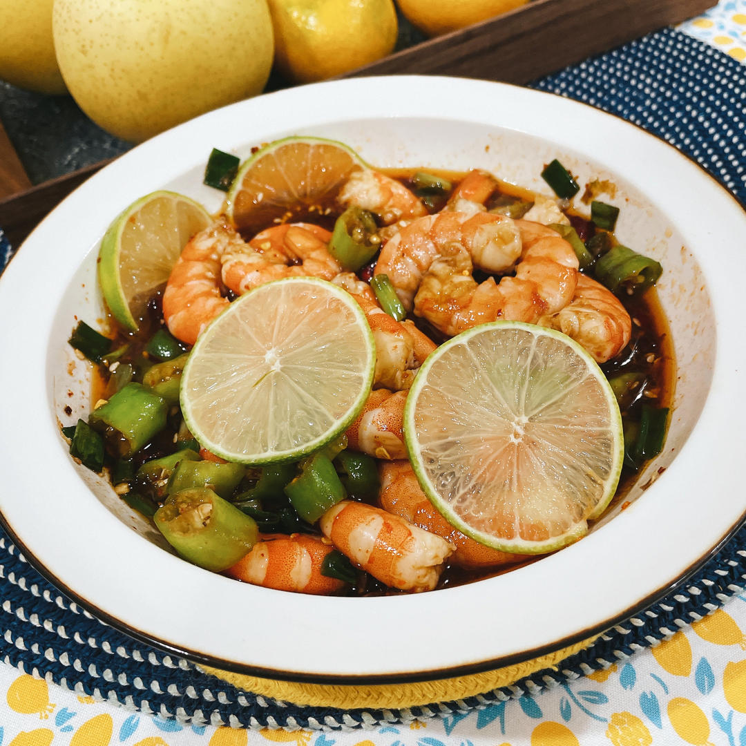 香辣过瘾一盘不够吃低卡泰式柠檬酸辣虾