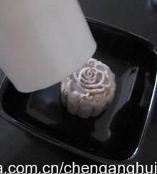 桂花芋香枣泥月饼的做法 步骤6
