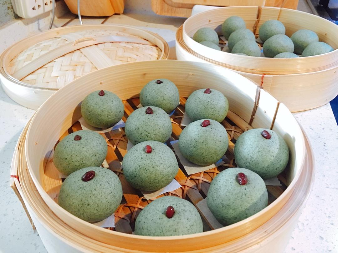 清明必吃的艾草青团