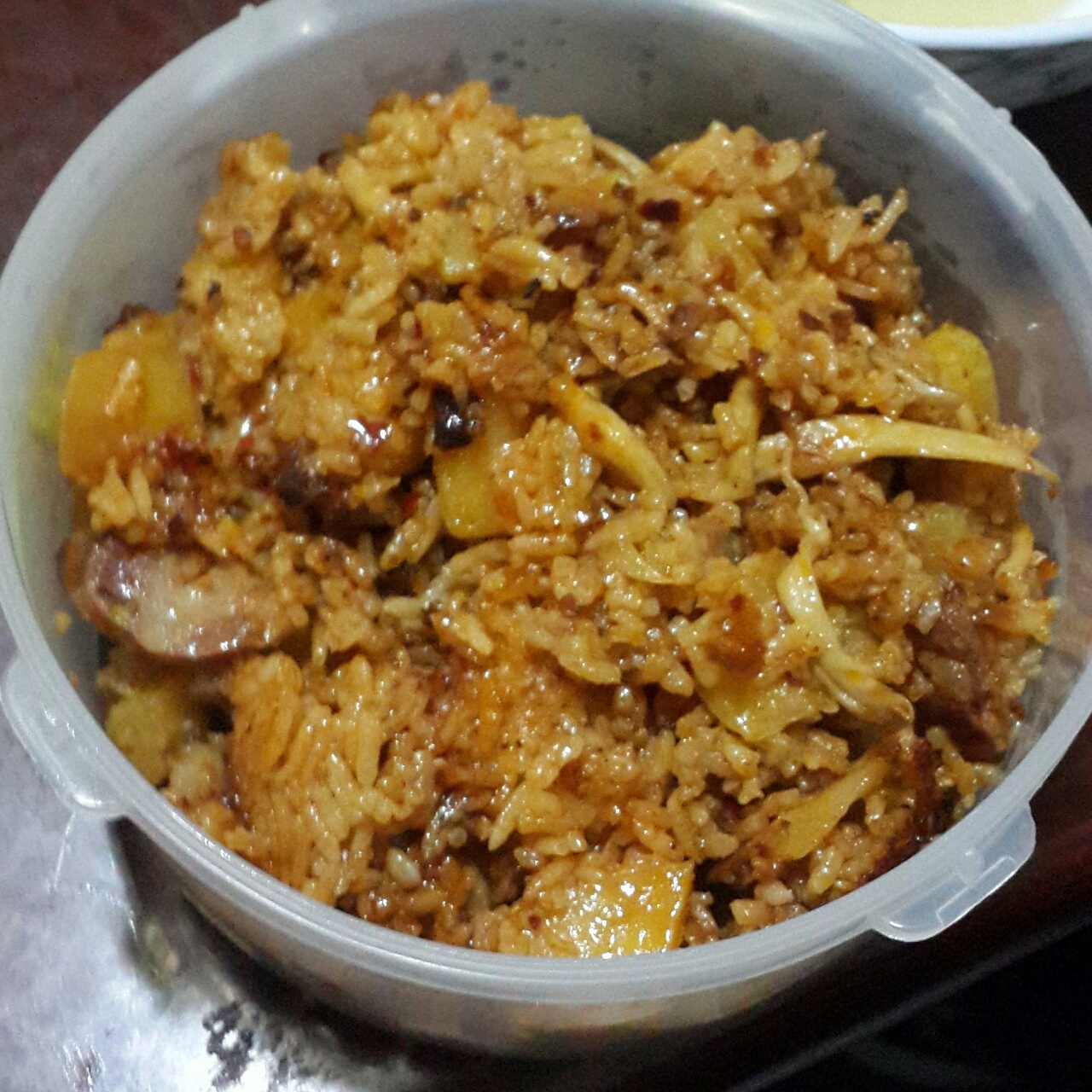 香肠土豆焖饭【一人也要吃好版】