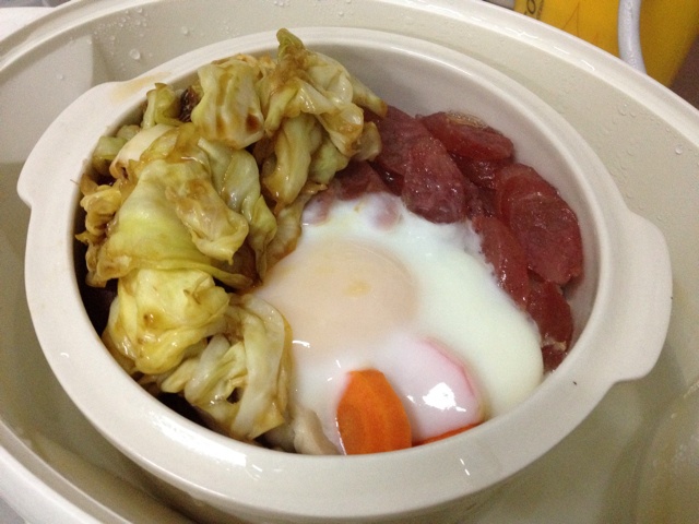 广式腊味煲仔饭
