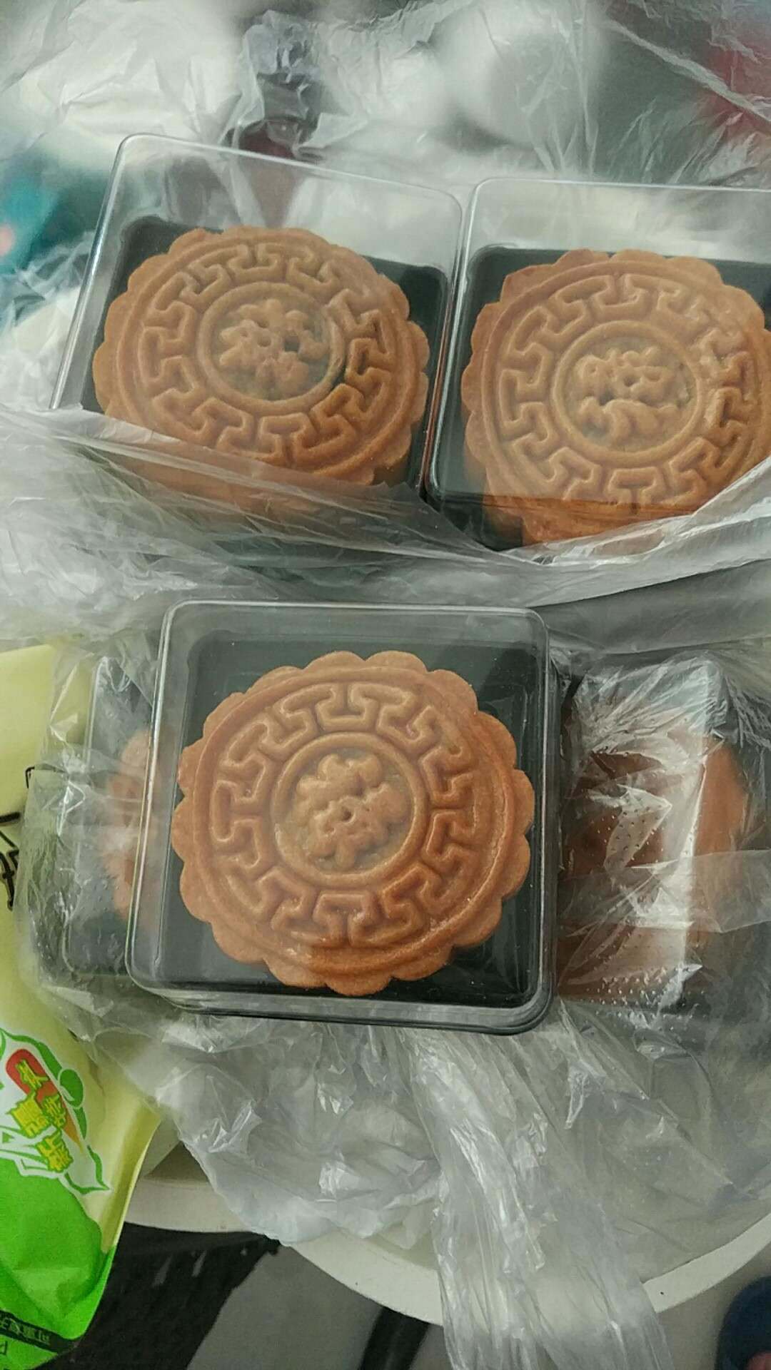 广式月饼——蛋黄莲蓉月饼