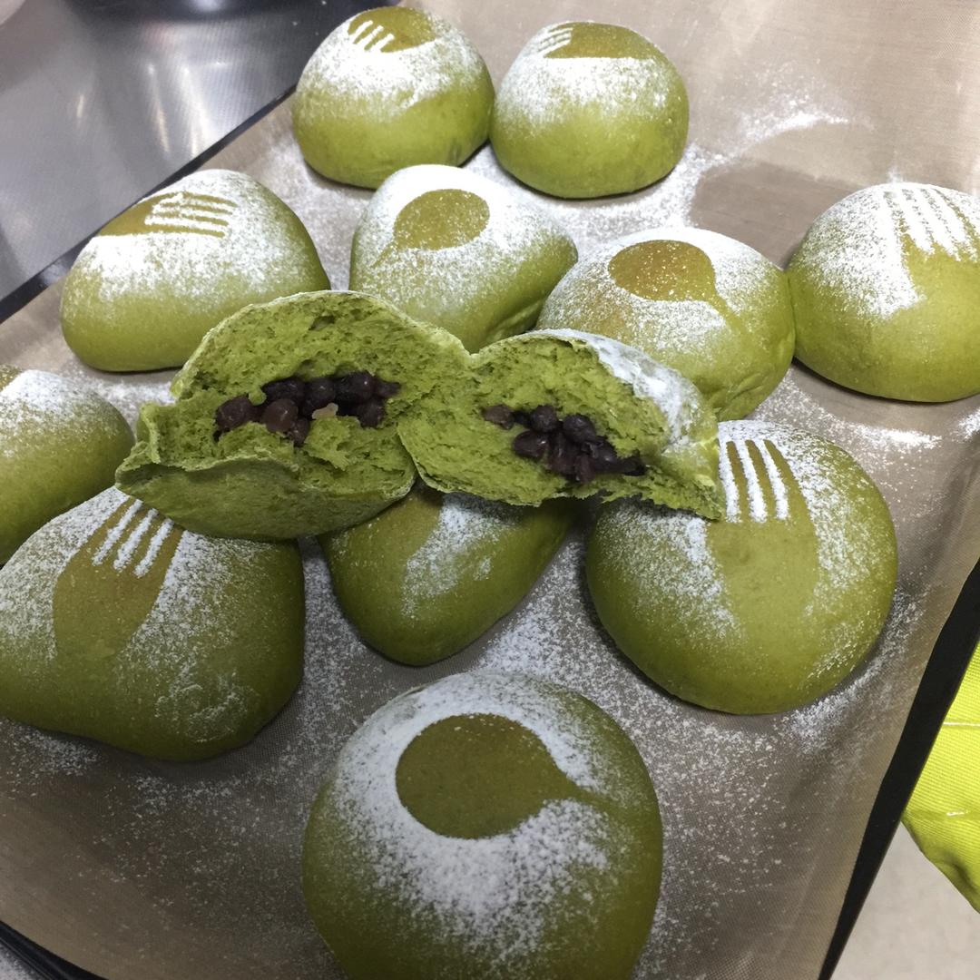 抹茶红豆软面包