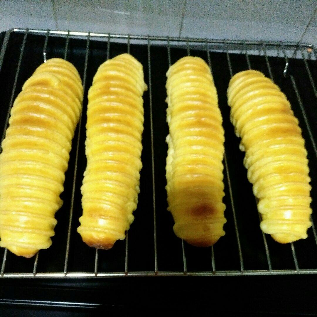 面包房里最受欢迎的毛毛虫面包