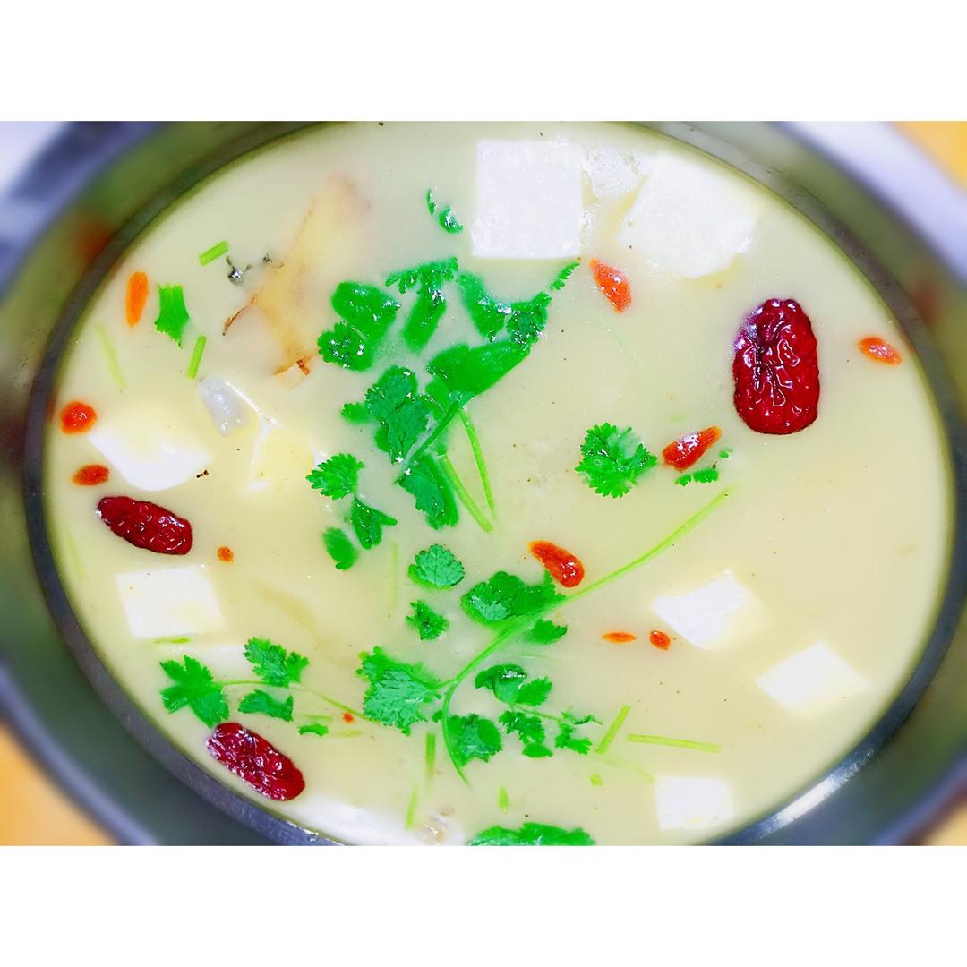 鲫鱼豆腐汤