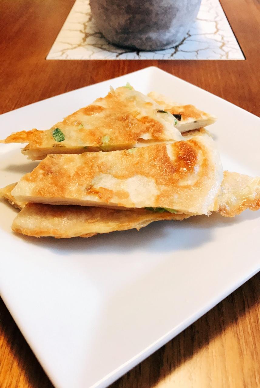 鸡蛋葱油饼                  （更新饼坯保存方法）