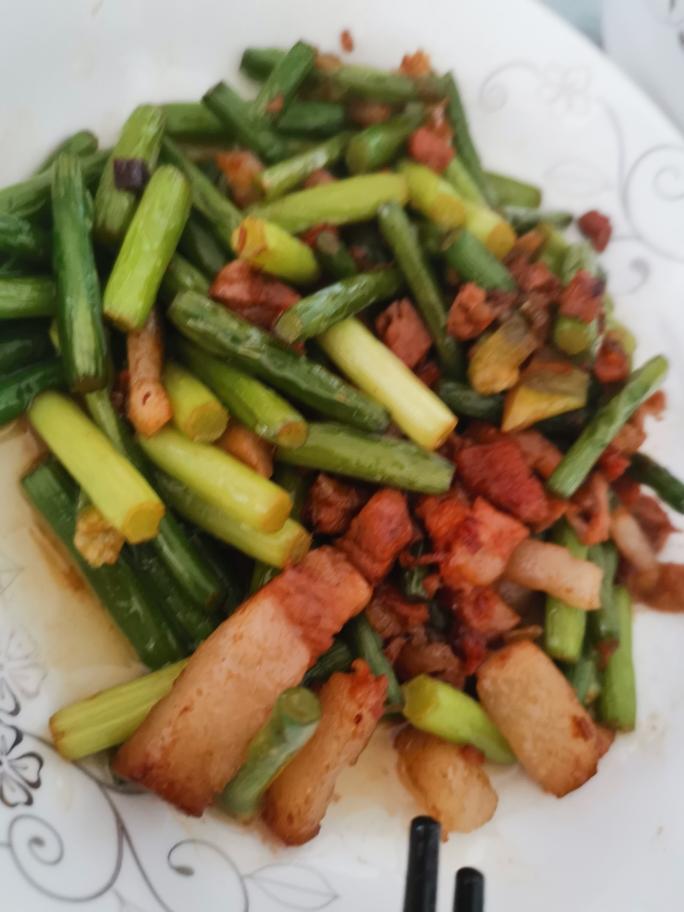 蒜苔炒肉
