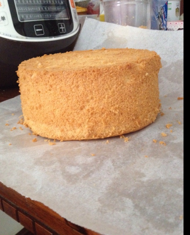 超简单完美戚风蛋糕（6寸2蛋）附打发、翻拌、脱模视频