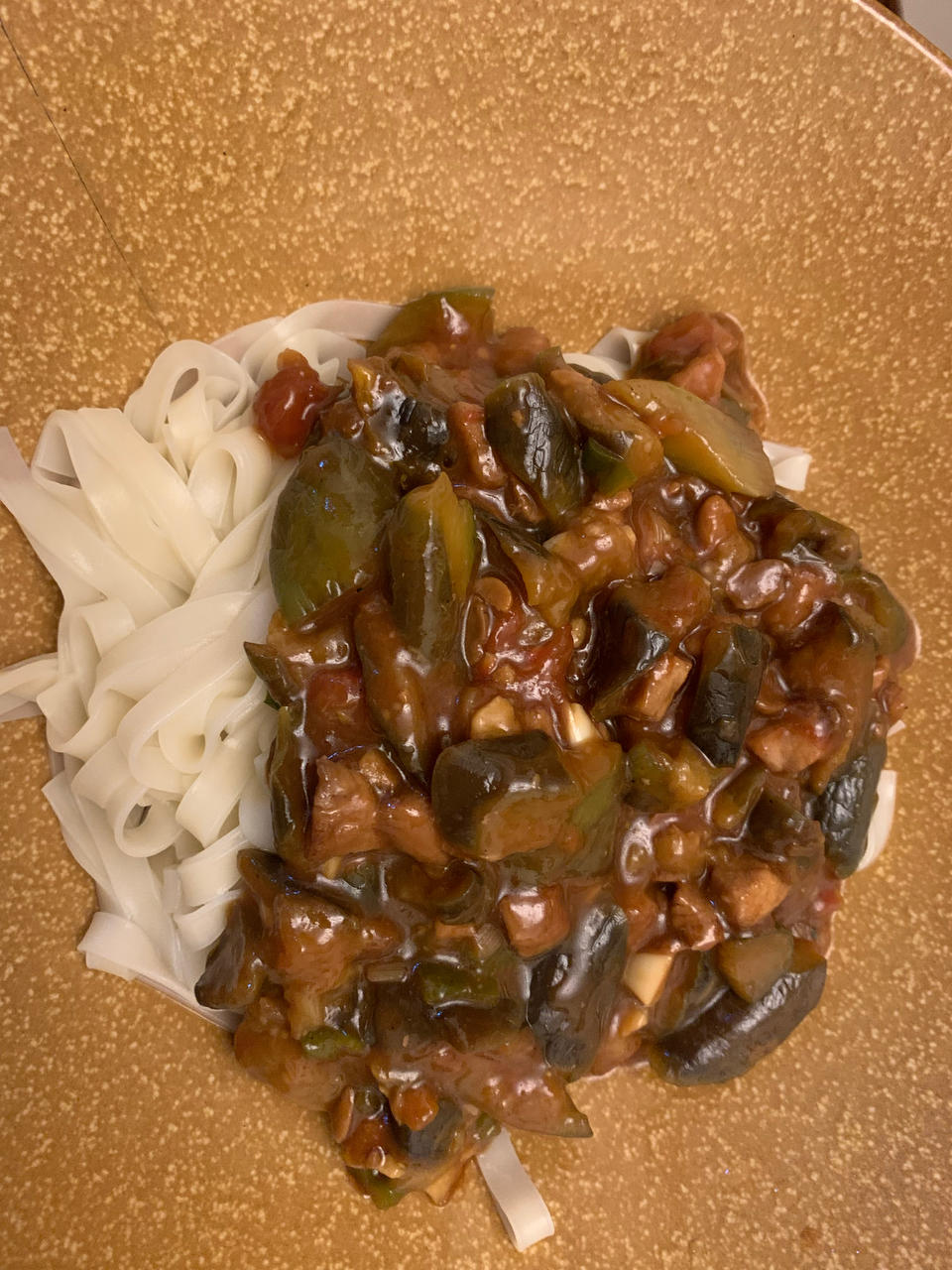西红柿茄子肉丁打卤面