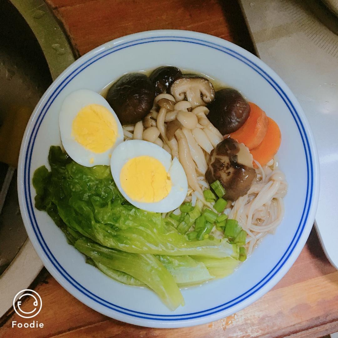 极鲜美菌汤面