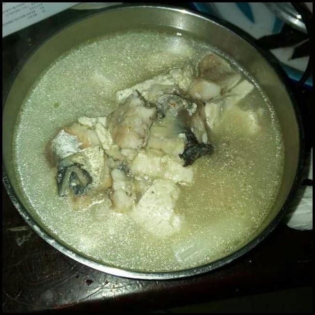 豆腐鱼汤（简约版）的做法