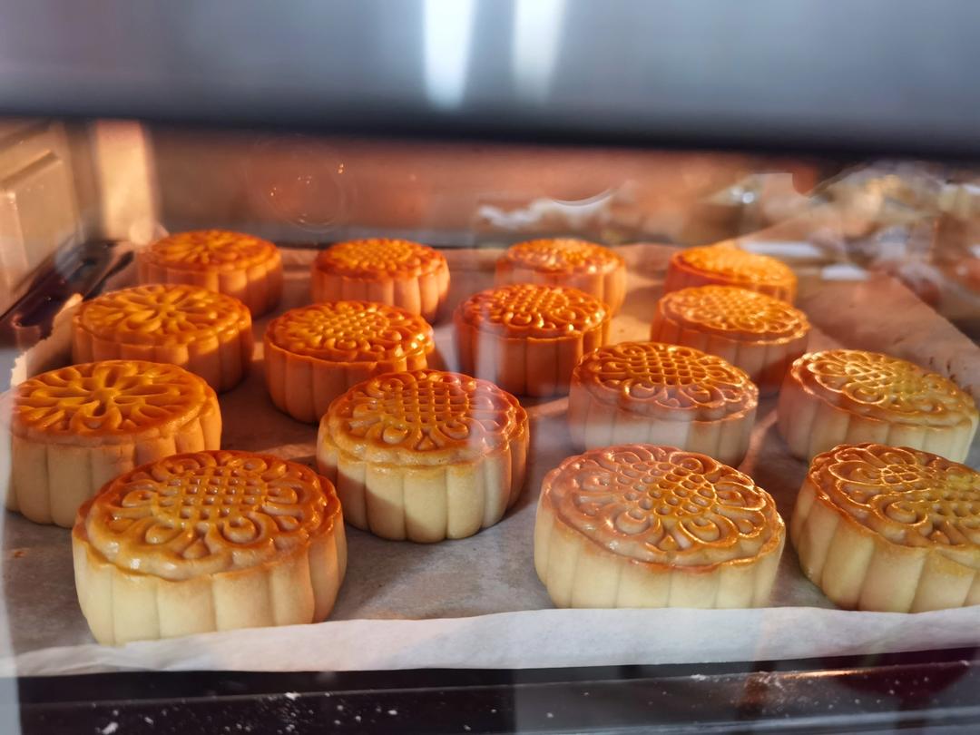广式莲蓉蛋黄月饼