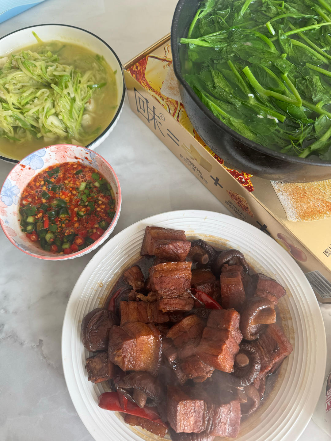 家常版的红烧肉（一点都不腻，软，糯)