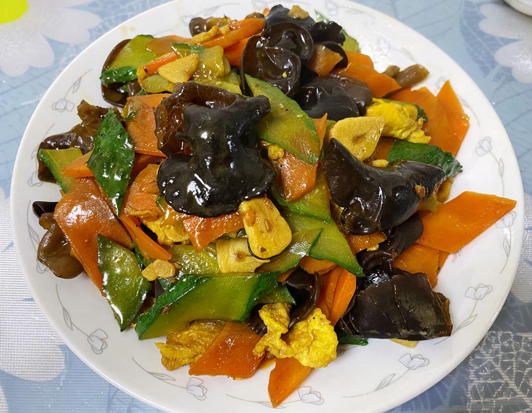 木须胡萝卜黄瓜木耳