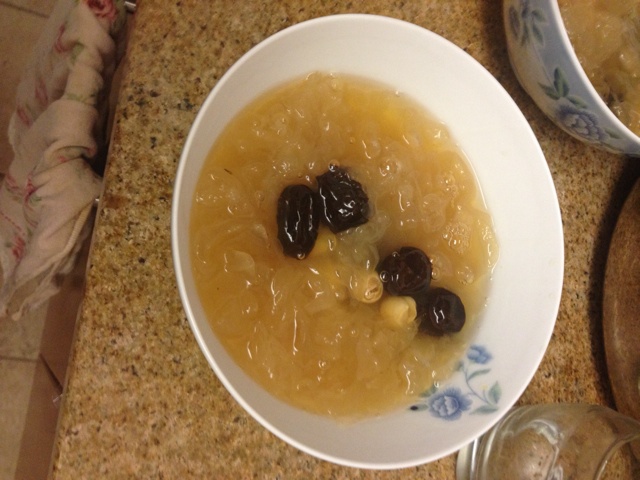 红枣银耳莲子羹