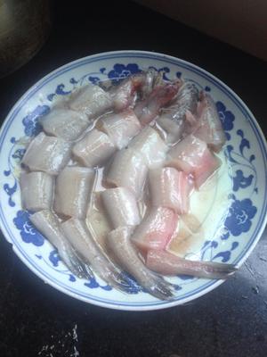 剁椒海龙鱼的做法 步骤2