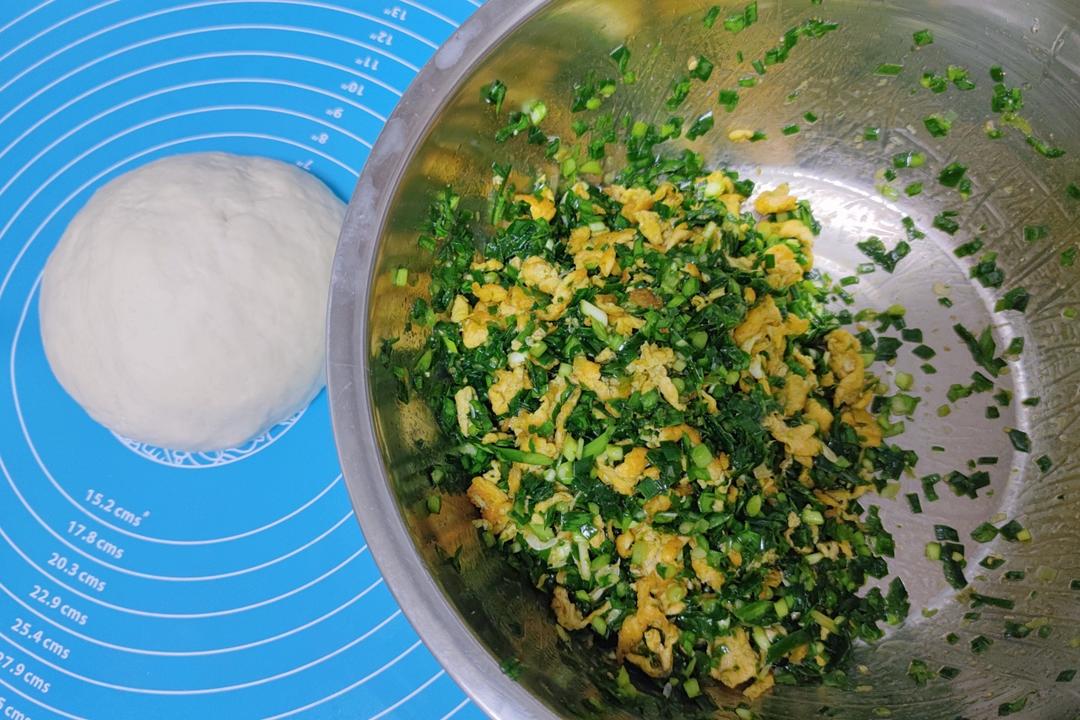 韭菜盒子【3月北鼎珐琅铸铁锅食谱】