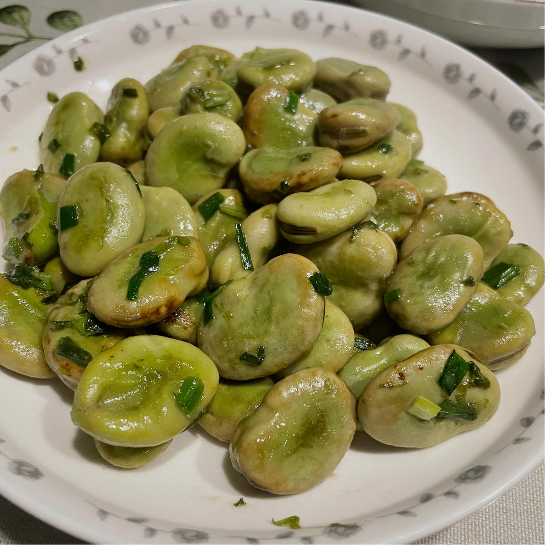 无比鲜美的葱油蚕豆