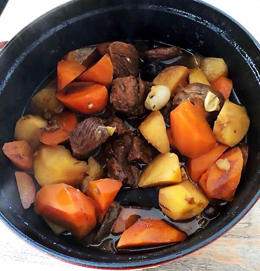 胡萝卜土豆炖牛肉