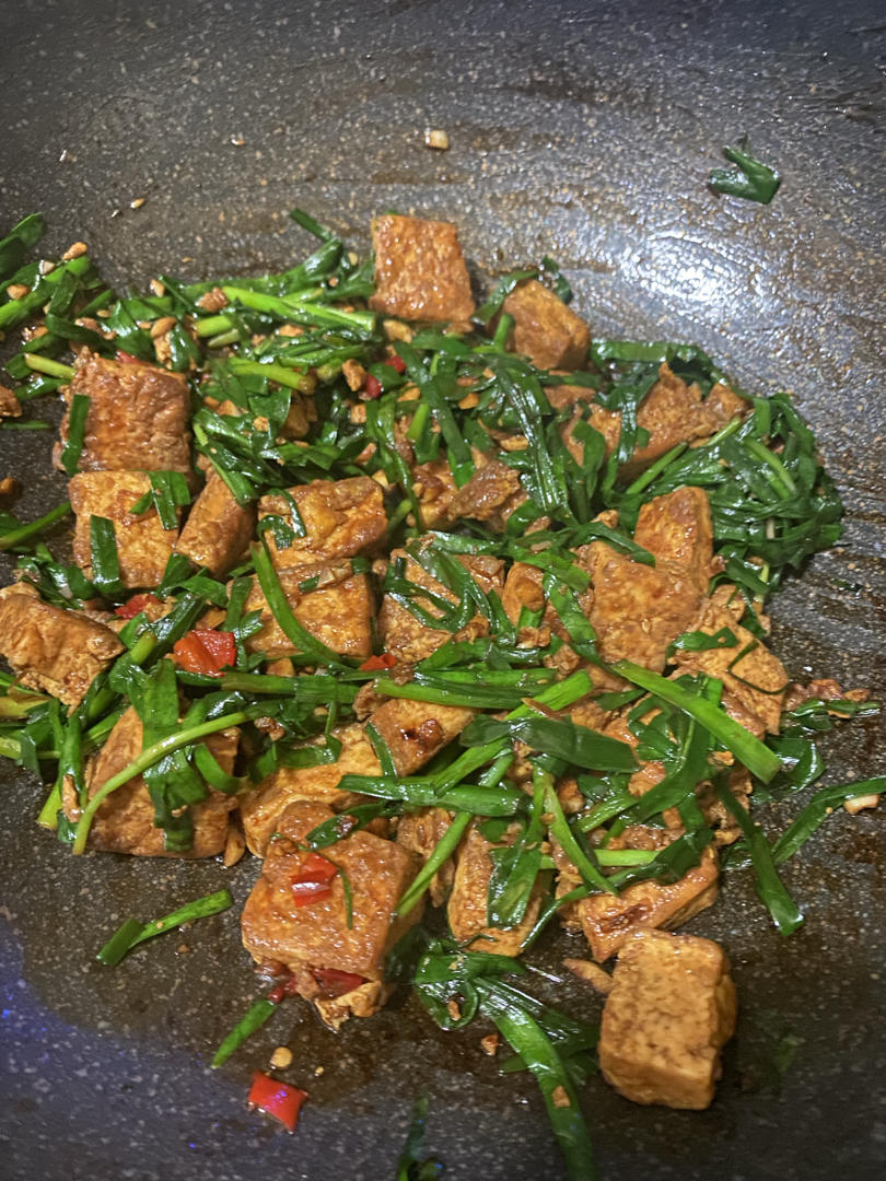 超简单的韭菜豆腐