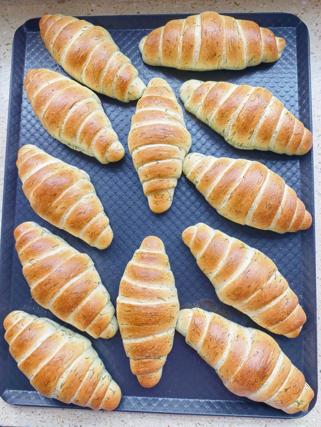 莳萝柠檬海盐面包卷