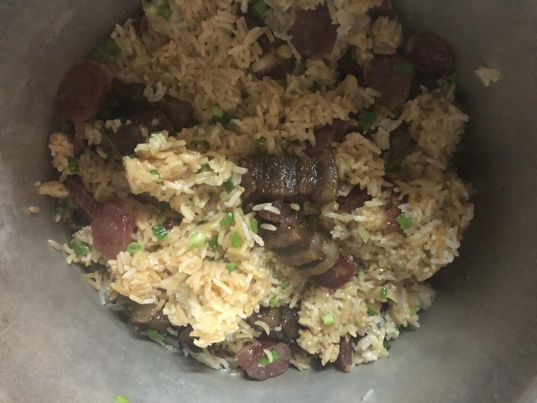 腊味煲仔饭，20分钟饭菜同出