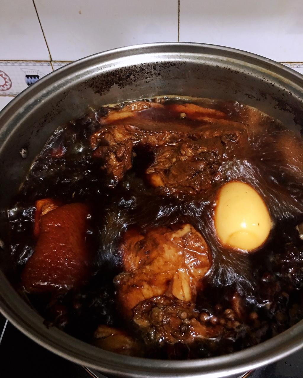 酱油卤肉(酱油熬糖法)