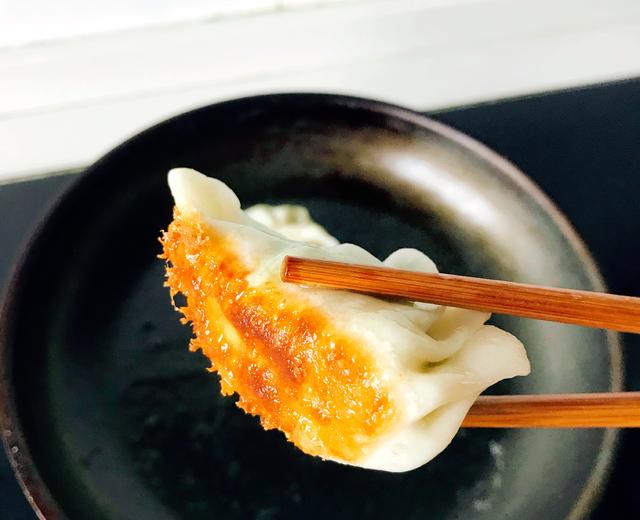 超简单酥脆煎饺的做法