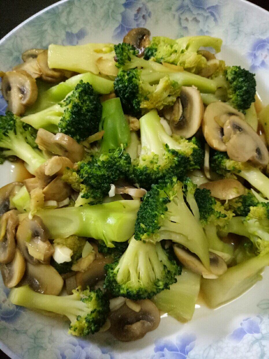 爆炒西兰花杏鲍菇