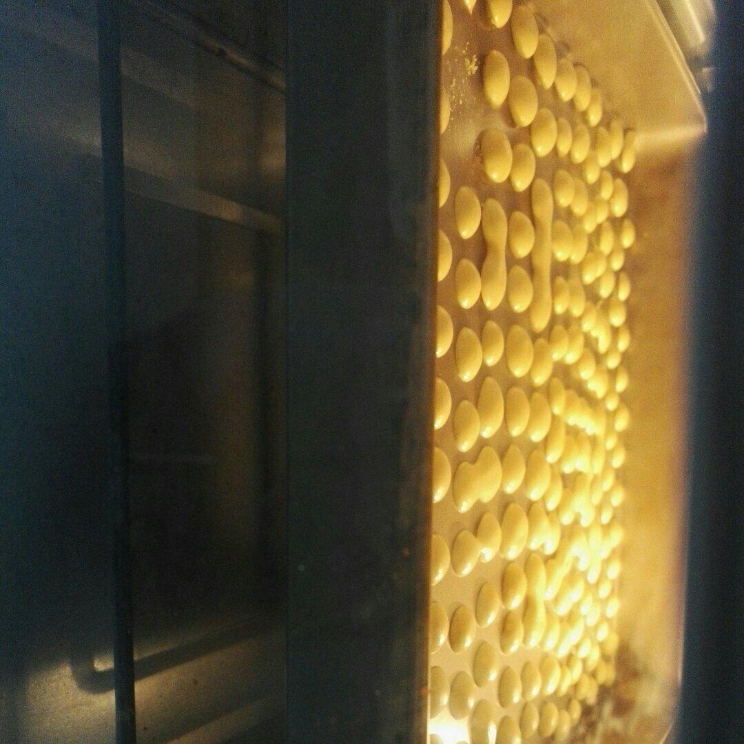 入口即化的无添加蛋黄溶豆