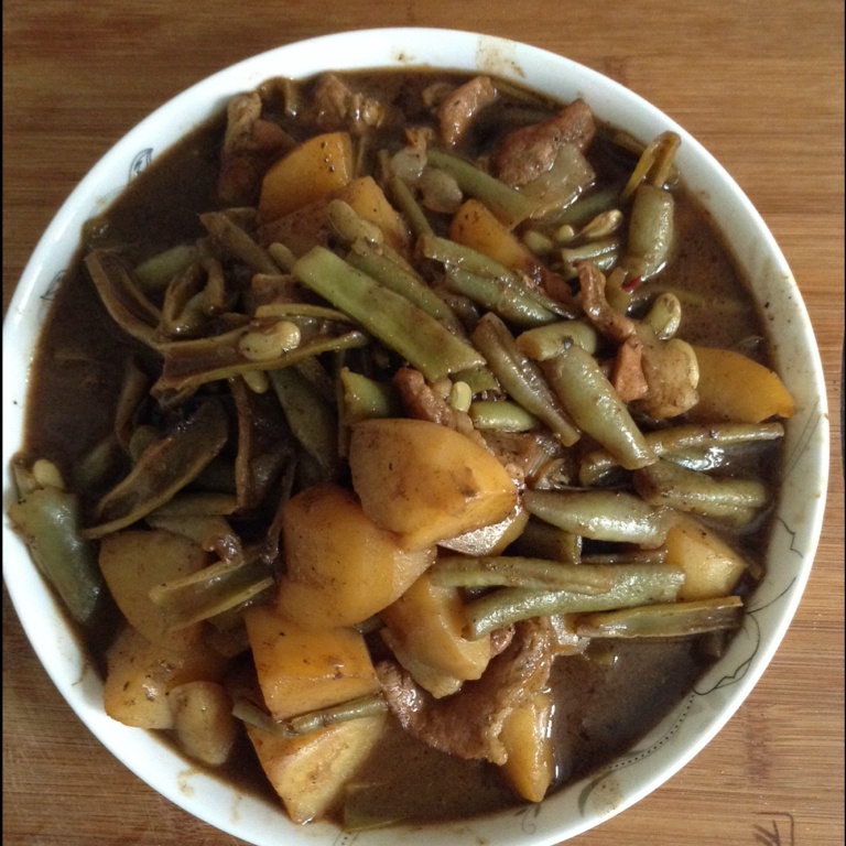 芸豆土豆烧肉片