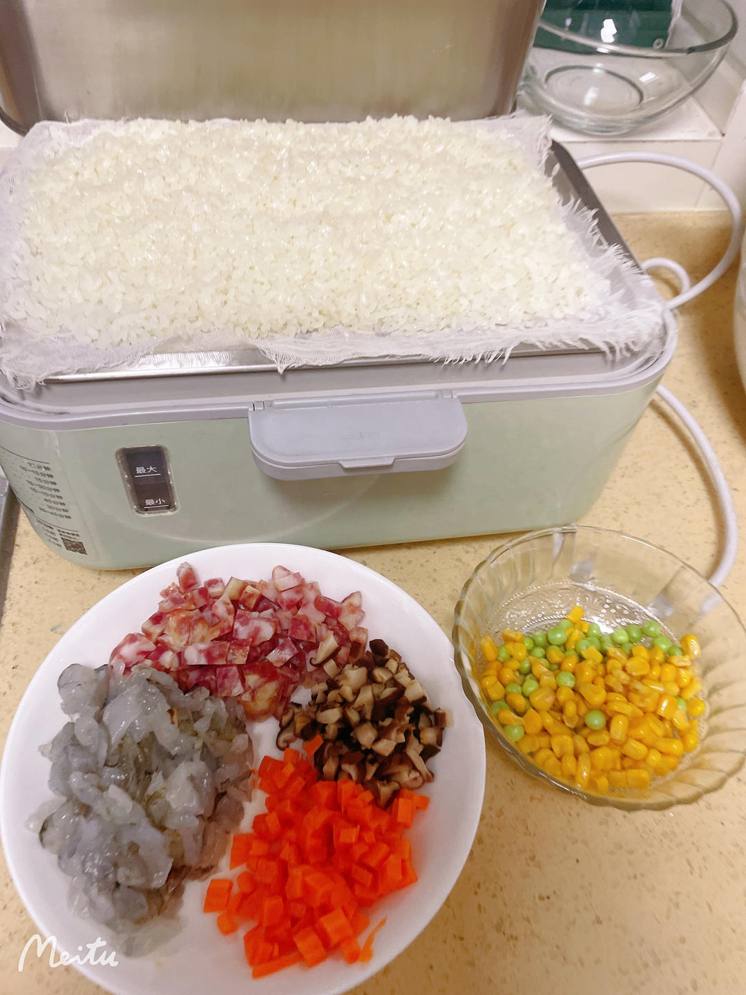 腊肠虾仁双拼烧麦【5-6月北鼎蒸炖锅食谱】