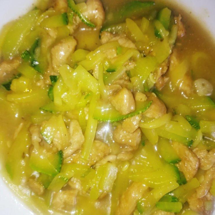 葫芦瓜炒肉片