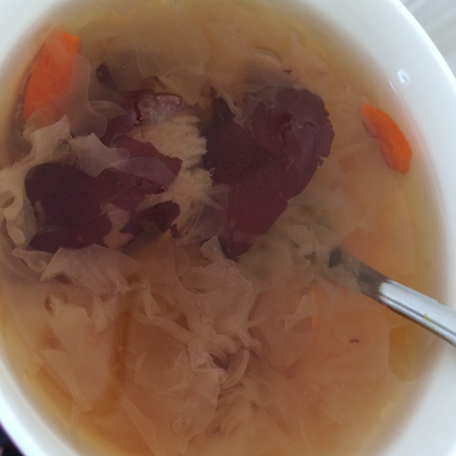 红枣银耳莲子羹