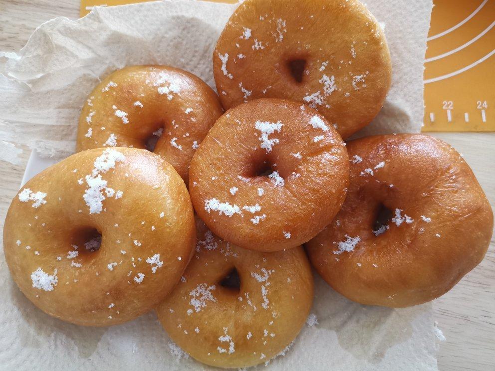 🍩超快手一小时低糖无需烤箱的甜甜圈（详细视频）